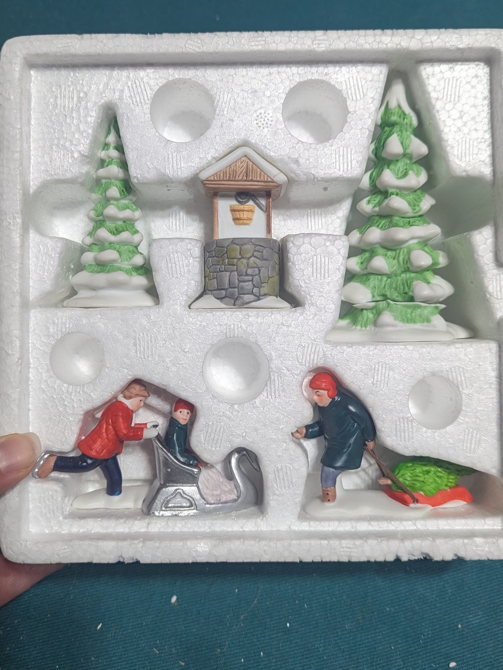 Department 56 - The Heritage Village - New England Winter Accessory Set